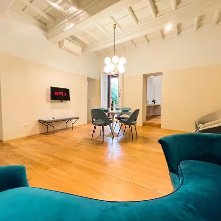 דירה Luxury House & Secret Garden - Strategic Location, 100m To Metro B רומא