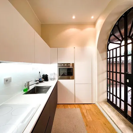 דירה Luxury House & Secret Garden - Strategic Location, 100m To Metro B *