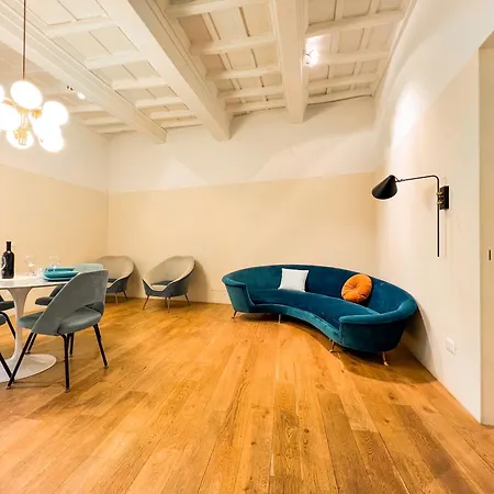 דירה Luxury House & Secret Garden - Strategic Location, 100m To Metro B *