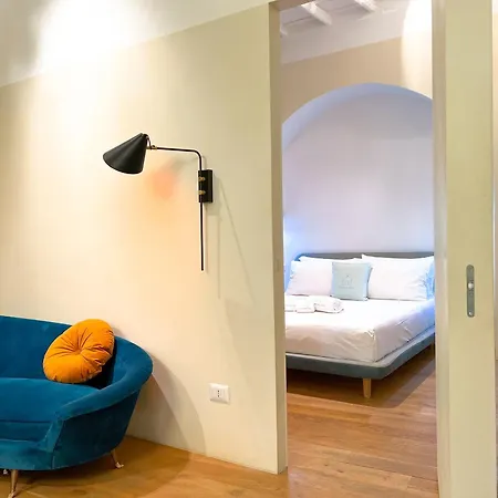 דירה Luxury House & Secret Garden - Strategic Location, 100m To Metro B