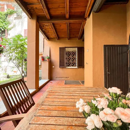 Apartment Luxury House & Secret Garden - Strategic Location, 100m To Metro B Rome